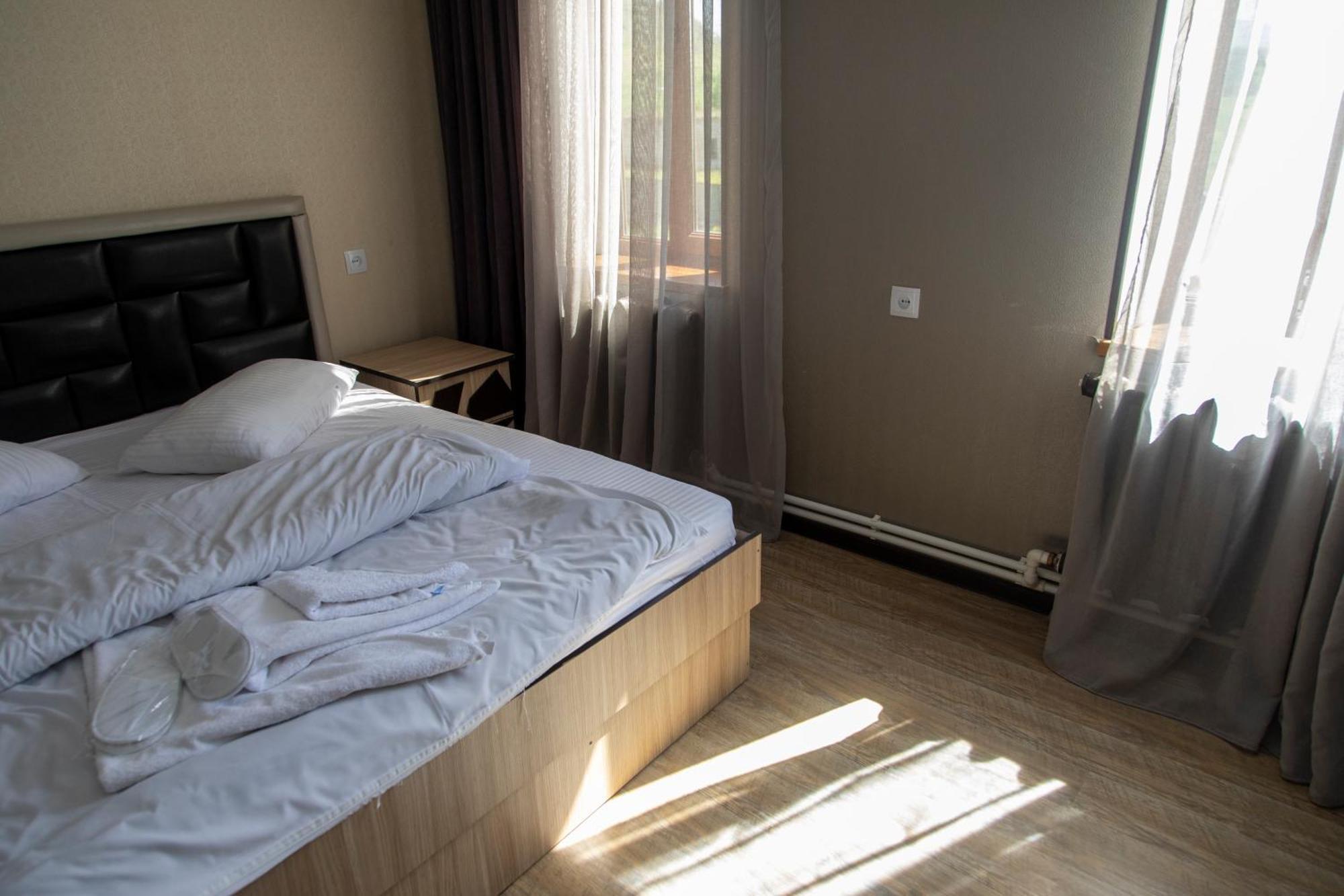 Fish Hotel Akhalkalaki Екстериор снимка