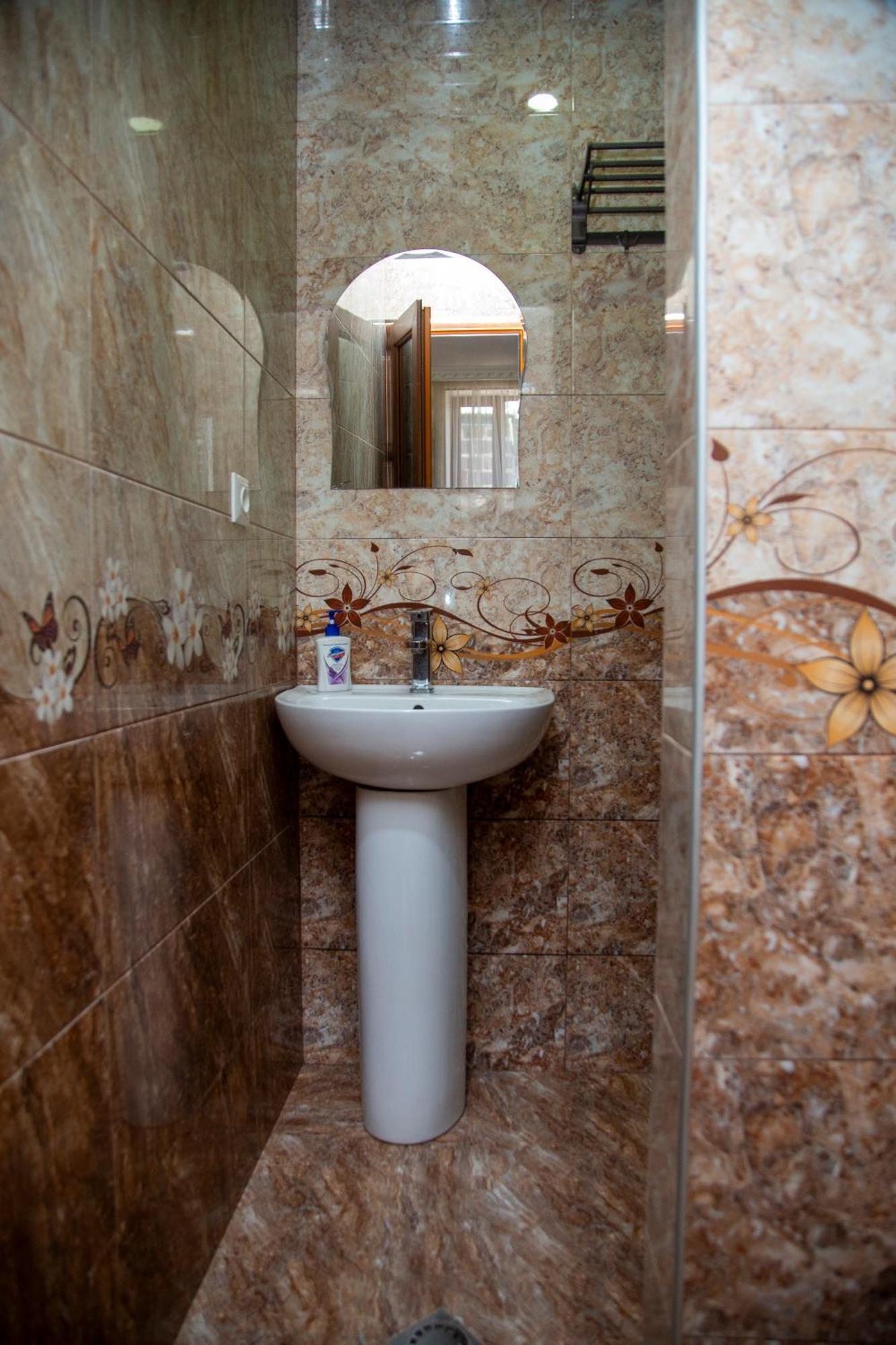 Fish Hotel Akhalkalaki Екстериор снимка